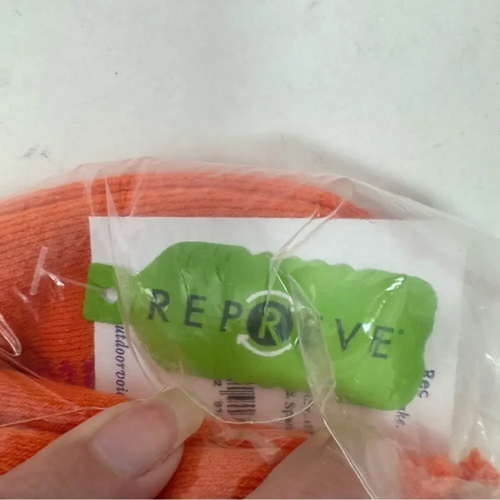 Outdoor Voices OV Comfort Crew Socks In Clementine Full‎ Cushion 7-9.5 or 6-8.5
